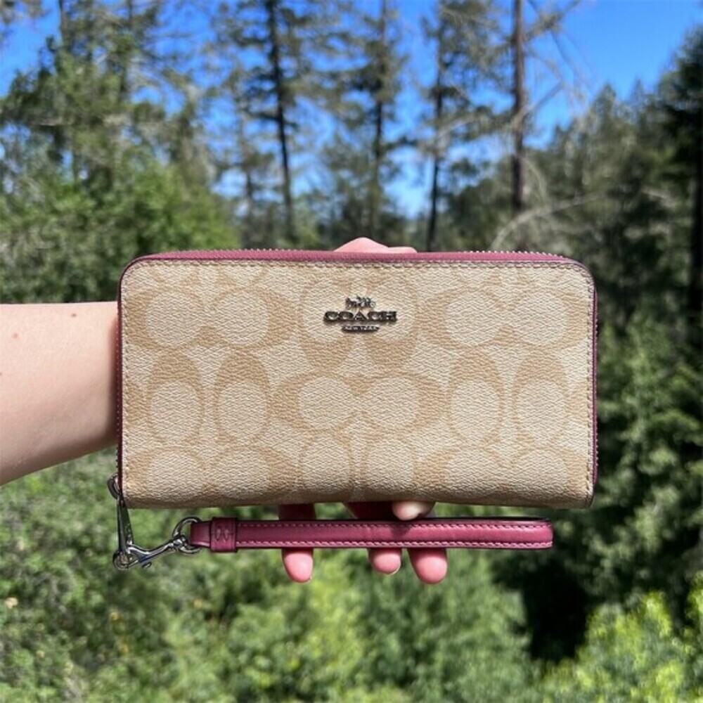 COACH Long Zip-Around Wallet Signature Canvas Detachable Wrist-strap AUTHENTIC